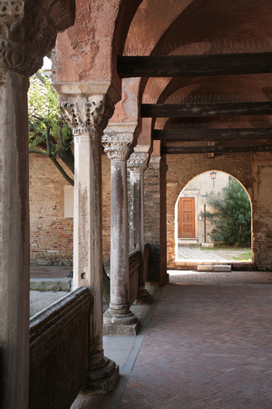 Portico next to Santa Fosca